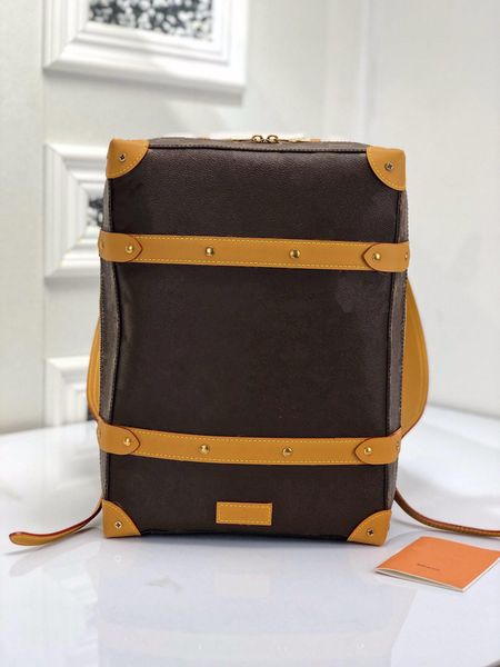 

louis vuitton women handbags дизайнерские сумки.небольшая сумка через плечо: 26 * 37 *14 см.пришейте заклепки по краям и углам.существует та