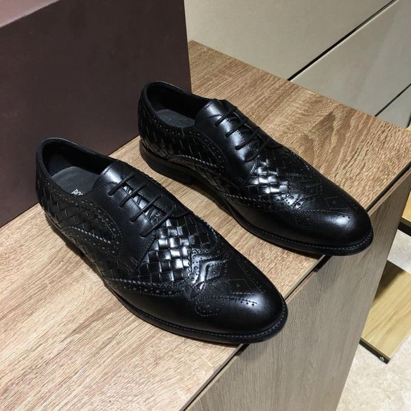 

2019 explosion men's casual shoes, upper leather woven pattern, sheepskin lining, rubber outsole, beautiful and elegant, soft and comfo