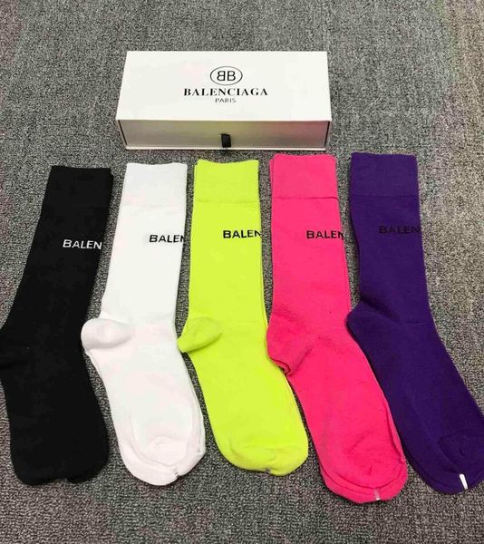 

Luxury de igner 5 pair with box men women bb cla ical logo medium cotton ock kateboard hip hop lover port colorful tocking
