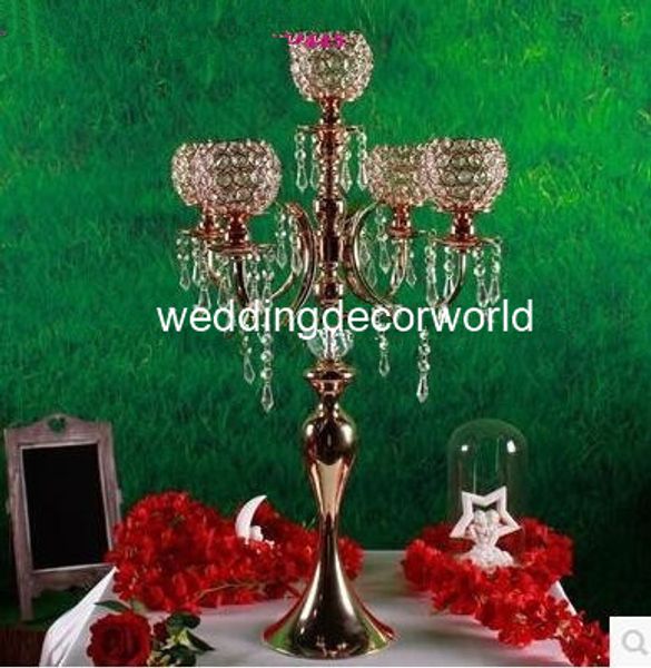 nuovo stile Candelabro alto da tavolo con candelabri dorati a 5 bracci appeso in cristallo in vendita decor01036
