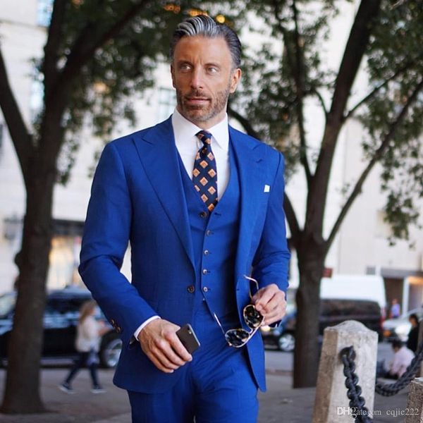 Nuovi smoking da sposo blu royal con un bottone di vendita calda Groomsmen con risvolto a picco Abiti da uomo per uomo d'affari (giacca + pantaloni + gilet + cravatta) 245