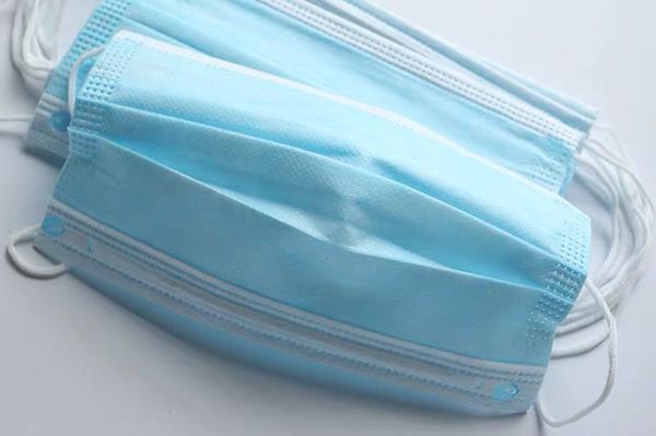 

одноразовые респираторы маска для лица предотвратить pm2. 5 пылезащитный в течение 24 часов маска семейного использования отправить dhl бесп