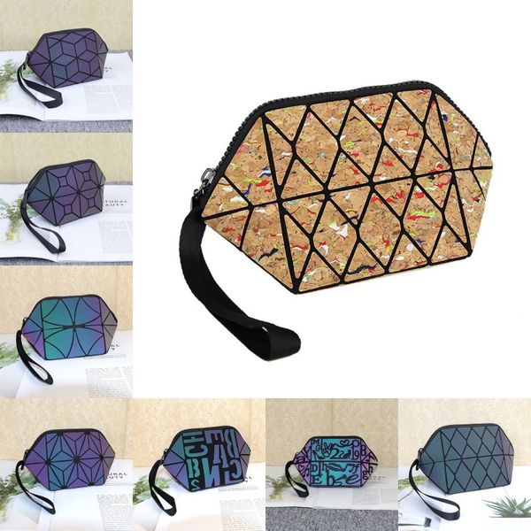 

laser diamond cosmetic bag mini fish scales dumplings cosmetic bag women travel makeup organizers phone bag, White