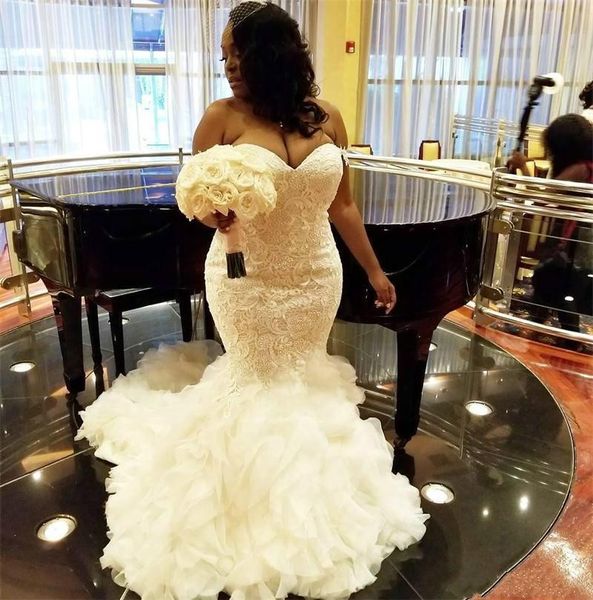 

Sexy Mermaid African Strapless Lace Applique Bridal Gowns Ruffles Organza Arabic Dubai Wedding Dresses Vestidos De Novia Plus Size