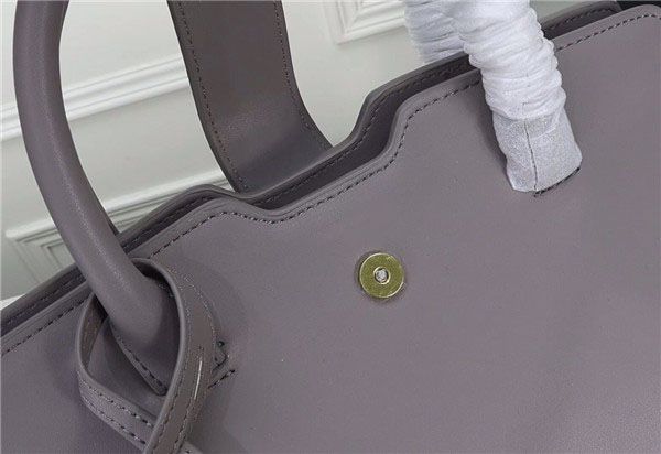 

a woman's holiday gift bag leather handbags 30 bat x22x15cm large capacity in the fall and winter
