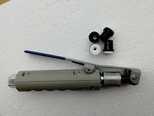 

Spray Gun Sandblaster Sand Blasting Dead-man Style with 5 Ceramic Nozzles for Blaster Cabinet