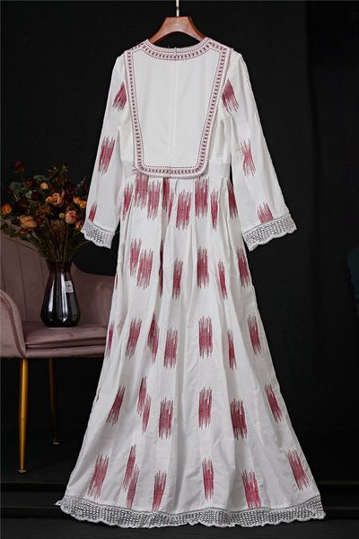 

spring and summer 2020 women's round neck long sleeve pleated waist with lace white cotton positioning embroidery large swing dress, Black