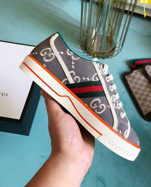 easy casual sneakers