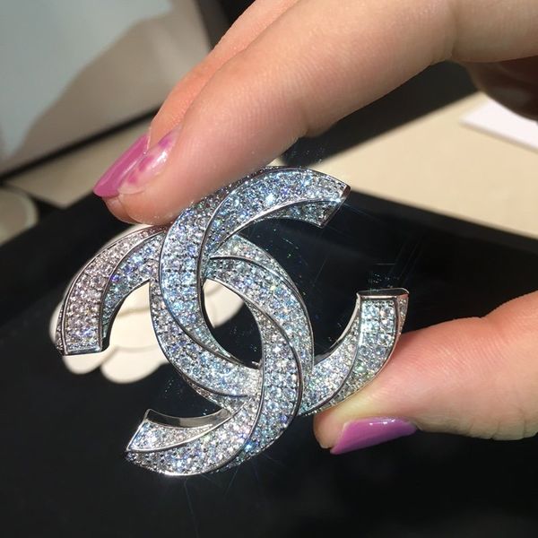 

latest sweater suit wild brooch for woman fashion diamond inlaid brooch classic letter brooch fashion supply, Gray