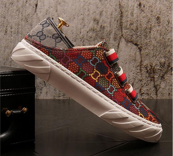 

2019 Новый холст кожа Повседневная Driving Oxfords партии Flats обуви мужские Мокасины Мокасины Итальянские мужчины Свадебная обувь размер 38-43 BM710