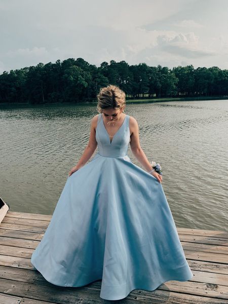 

v neck sleeveless evening dresses a-line long satin dress prom formal wear girls pageant gala party gowns full length, Black;red