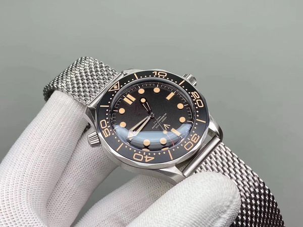 

время 1 die роскошные мужские часы 007 diver 300m часы пятидесятых дизайнер стальной ленты наручные часы limited edition skyfall mens moveme, Slivery;brown