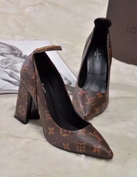 

Новые модные женские повседневные туфли из натуральной кожи на высоком каблуке с печатью Высочайшее качество Женская обувь L397