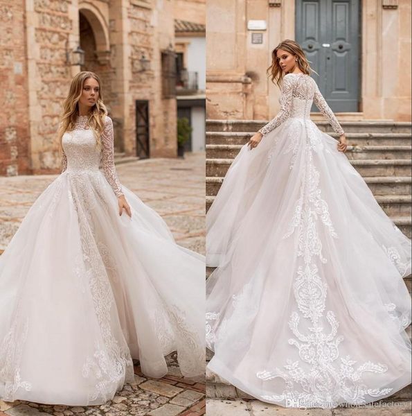 

2020 modest long sleeve lace a line wedding dresses tulle appliques court train wedding bridal gowns with buttons robe de mariÃ©e bc0581, White