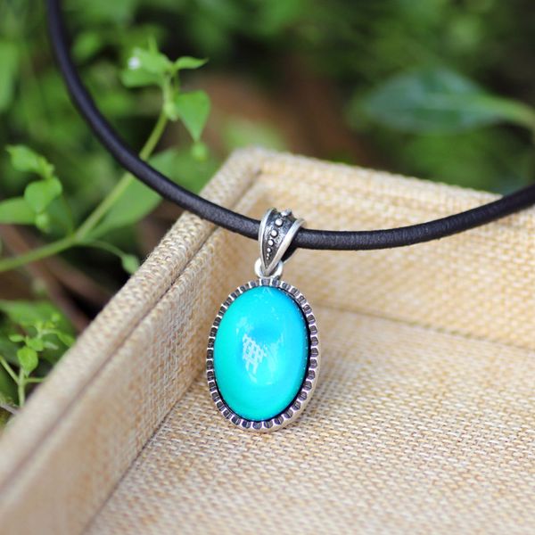 

Womens Large Popular Oval/Drop/Round Shape Mood Stone Pendant Necklace Black Leather Chain Necklaces