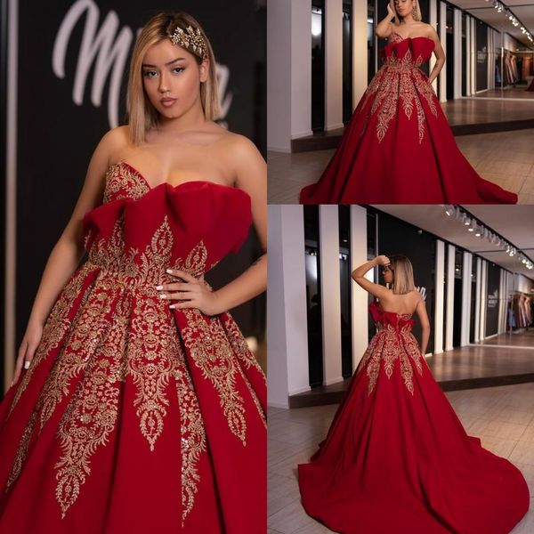 Red Charming A linha de vestido de noite querida ouro Applique frisada Trem da varredura Puffy Ruffles Plus Size Formal vestido de noite vestidos de Robe