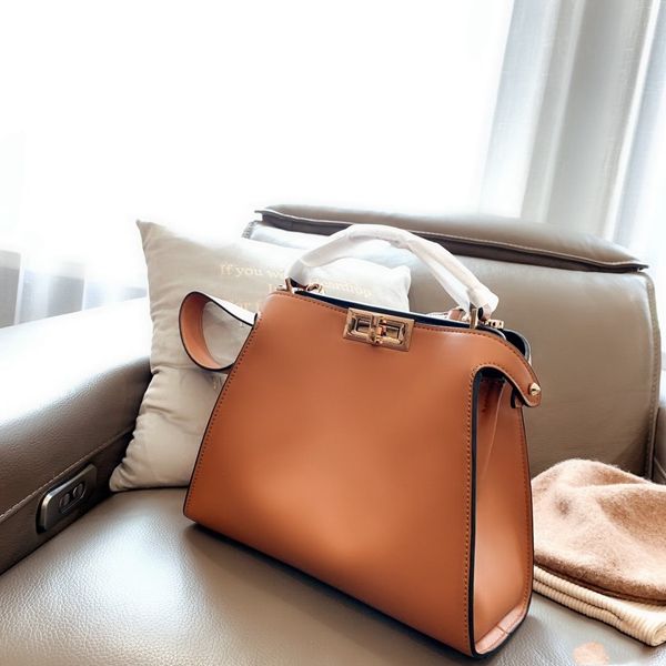 

fendi горячие продажи мода женщины сумки на ремне классический кожаный стиль сердца золотая цепь новые женщины сумка сумка сумки посыльного