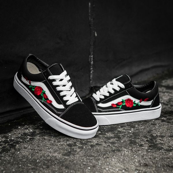 vans old skool con rosas bordadas