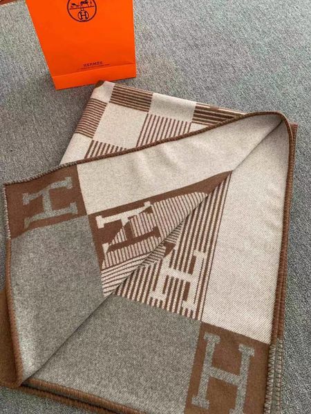 

luxury classic h cashmere wool thick 1.5kg warm blanket size 140 * 170cm for indoor and outdoor travel new home gifts 2020