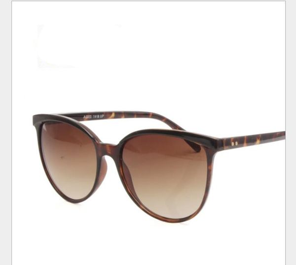 

new fashionable and elegant women's sunglasses in europe and america, White;black