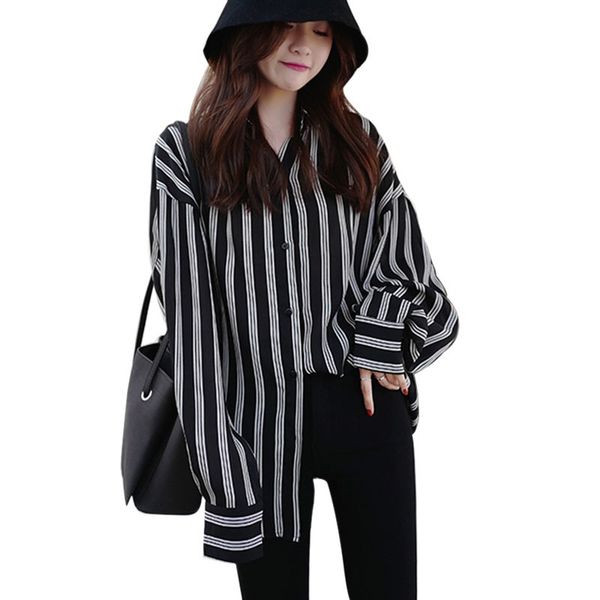 blusa de rayas blancas y negras