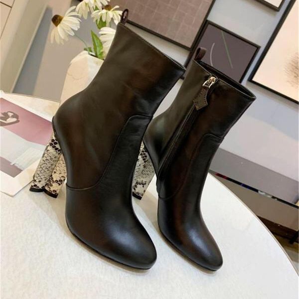 

2019 new luxury women shoes fashion luxury designer women shoes superstars brand boots genuine leather half boots women dress shoes, Black