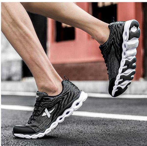 

2020 men's running shoes breathable mesh summer shoes casual sports shoes authentic men's shock absorbing running, Black