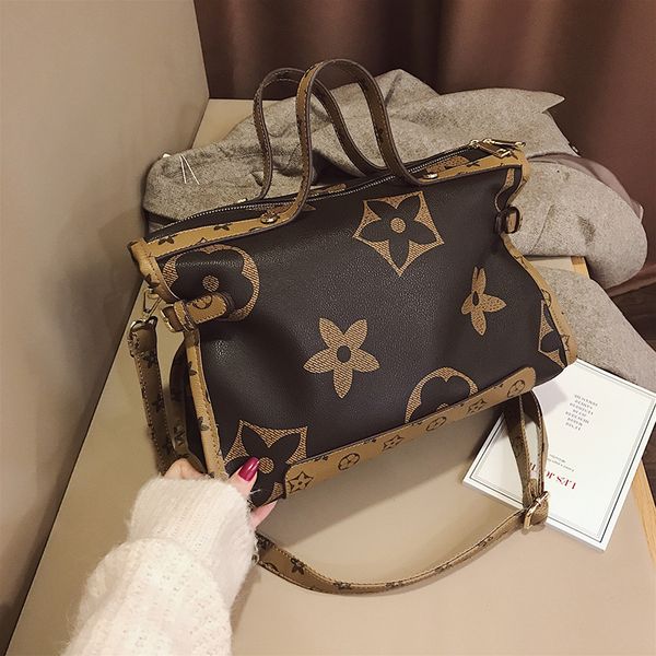 

new designer bag femal fashion casual luxury handbag large capacity wild print design shoulder bag 2020