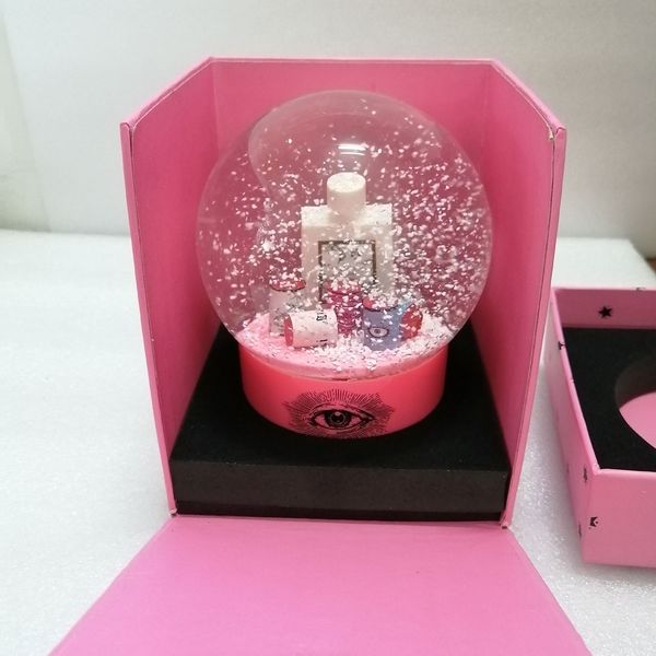 

NEW! Марка G Pink Snow Globe с Perfume Bottle Внутри 2019 Snow Crystal Ball для Специального дня рождения новизны Рождества подарка VIP