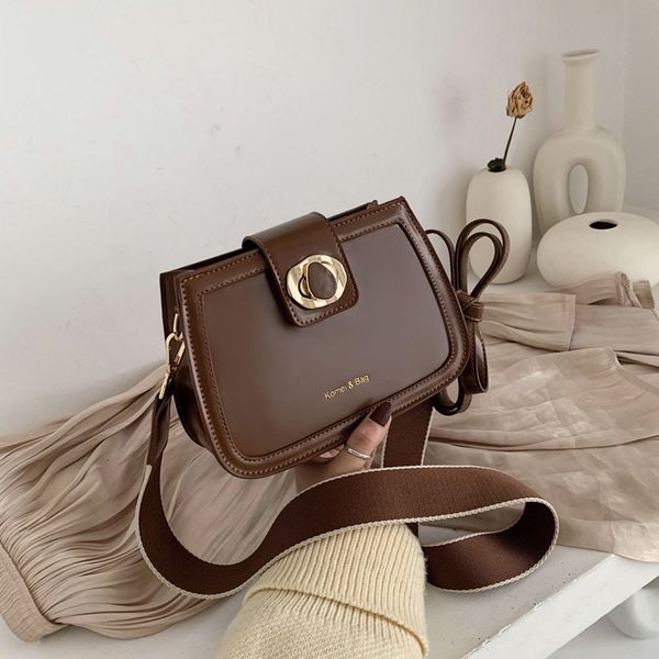 

2020 new texture korean lock wild wide shoulder strap shoulder messenger bag small square tide