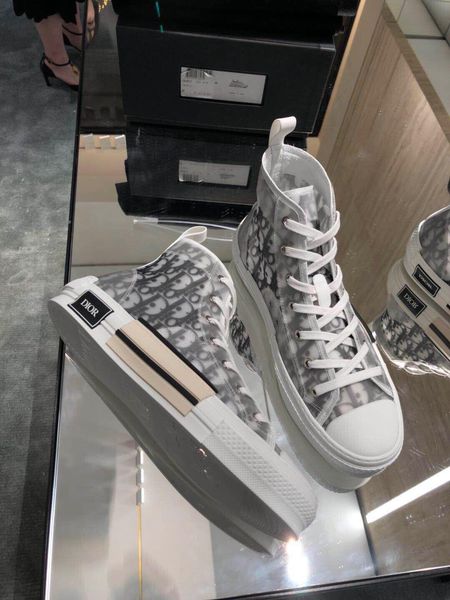 

2019x new li ting luxury de igner triped ca ual hoe couple hoe fa hion wild men and women port hoe ize 35 45