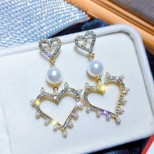 

2020 european and american new fashion crystal earrings women's tide hollow earrings personality temperament, Silver