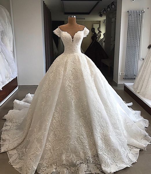 

vintage sequined lace appliqued off shoulder ball gown wedidng dresses luxury sweetheart plus size saudi dubai arabic bridal gown custom, White