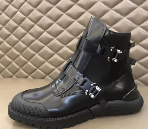 

39 44eu 2019 pring fall luxury fa hion men black hiny light real leather flat platform ole buckle trap hort ankle biker combat boot