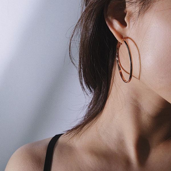 

1 set 2019 new big europe simple round gold silver beach round shape earrings women jewelry gfit, Golden;silver