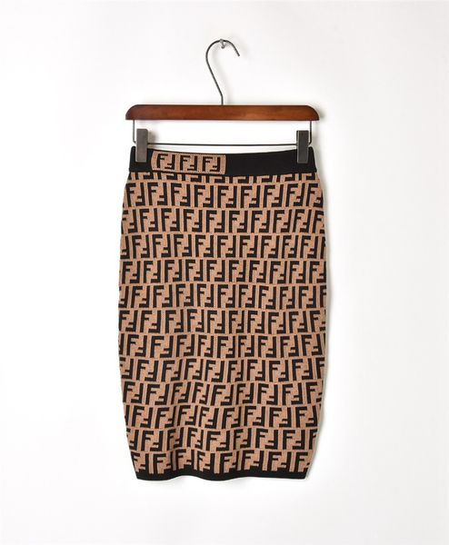 

европейский 2020 дизайн женщин sexy с плеча без бретелек верхней части пробки ф письмо жаккардовые трикотажные растениеводство топ и каранда, White