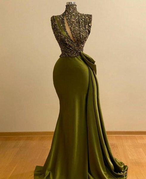 

robe de soriee 2021 sexy high hee head вечерние платья бусины блестки топ на замочной скважины шеи оборками peplum длинная атласная вечеринк, Black;red
