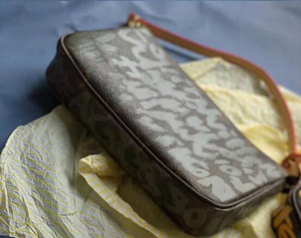 

2019 новый год сбора винограда прибытия конструктора роскошный мешок Pochette кошелек женщины граффити сумки Crossbody цепи письмо мешок плеча свободный корабль