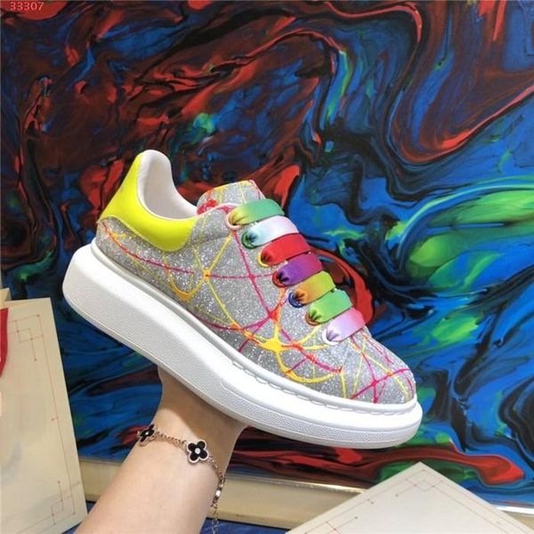 

2020 мужских и женская, так случайные спортивные туфли с небом радуги низкого верхом и шнуровкой на толстую подошву увеличения высоты обуви, Black