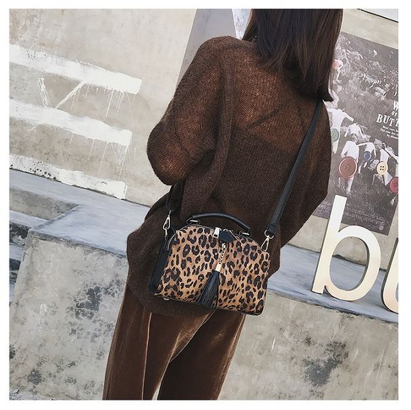 

sweet style ladies shoulder bag new trend leopard print shoulder bag messenger bag wild boston