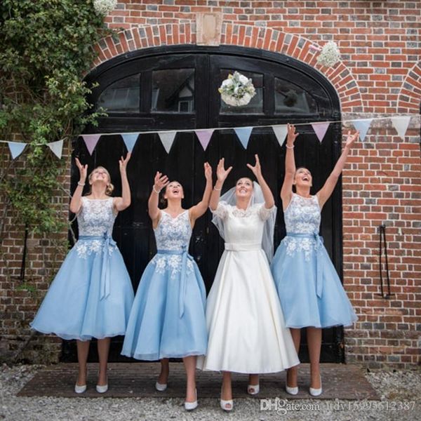 

2019 new ice blue short bridesmaid dresses sheer crew neck bridesmaid gowns tea length cocktail dresses with bow made in china 1046, White;pink