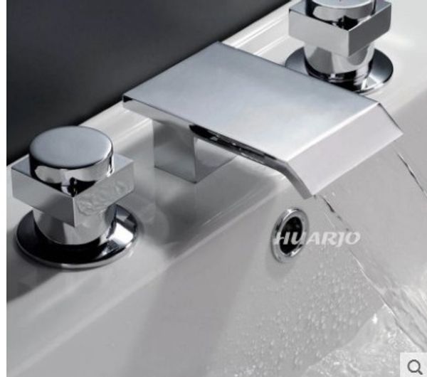 

square split faucet