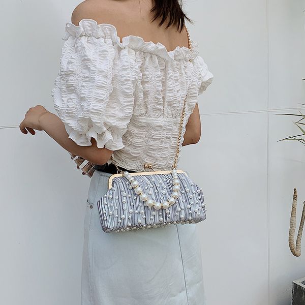 

2020 new women's shoulder bag korean version of the pearl ladies clutch bag fashion simple ladies shoulder