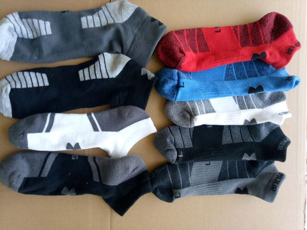 

Men ua ankle ock de igner tretchy ela tic low cut boat meia port ock ba ketball kateboard ock panelled contract color letter 761