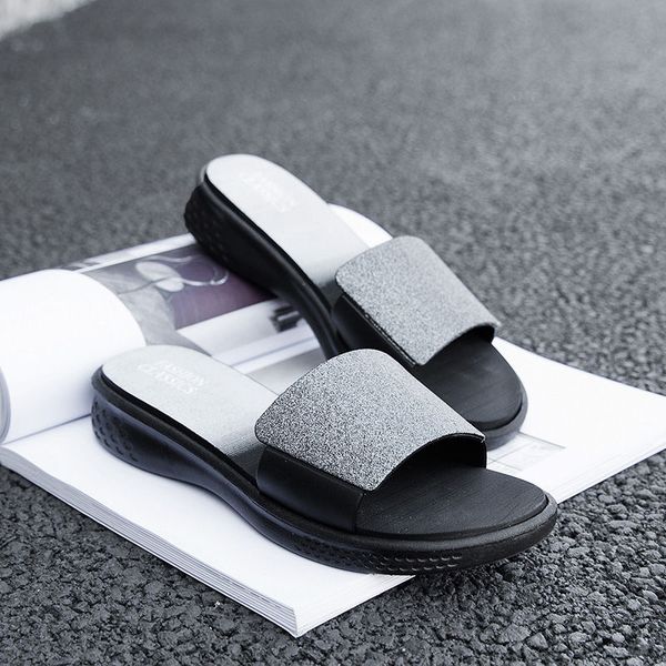 

consice sepuined cloth ladies summer slippers korean version 2020 runway slippers woman mules black