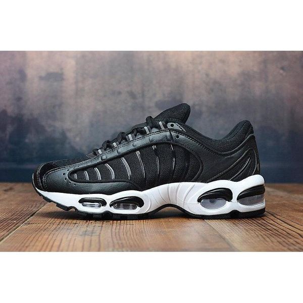 

2020 designer tn og ultra mens running shoes chaussures tns tailwind iv 3m reflective cushion men trainers sneakers zapatillas 7-11