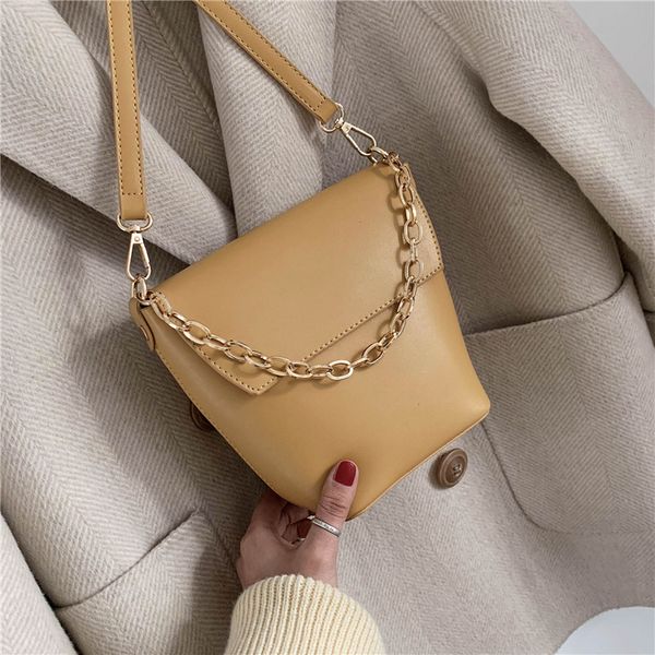 

2020 new shoulder bag women's casual fashion korean retro bucket bag simple small chain handbag