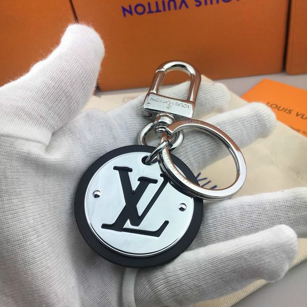 

designers keychain, this exquisite pendant features delicates style that interprets classic elegance and style with box fashion gift, Silver