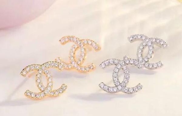 

2019 metal earring fa hion de igner to create cry tal earring elegant ladie brand name earring 0723