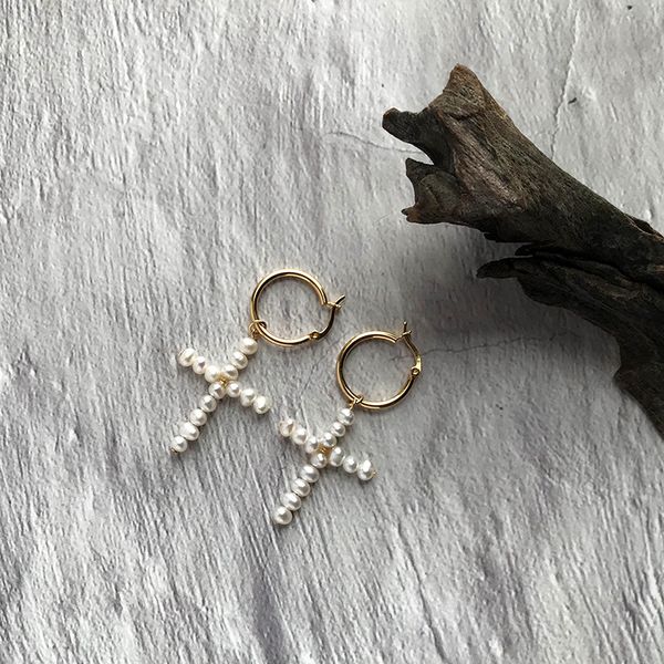 

s925 sterling silver earrings female ins simple cool net red cross frame natural pearl earrings ear buckle, Golden;silver